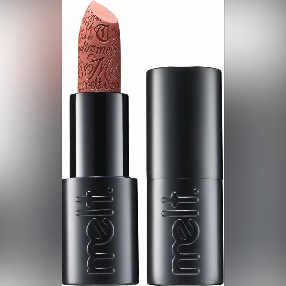 Melt Cosmetics Ultra Matte Lipstick 💄(On the Go)